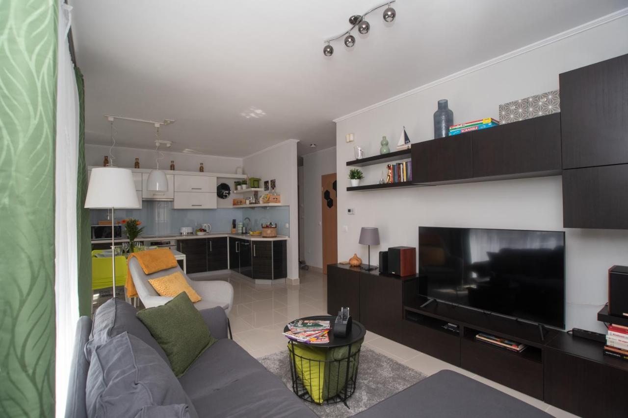 Sunny Home Near Bud With 2Br, Ac And Free Parking Вечеш Экстерьер фото