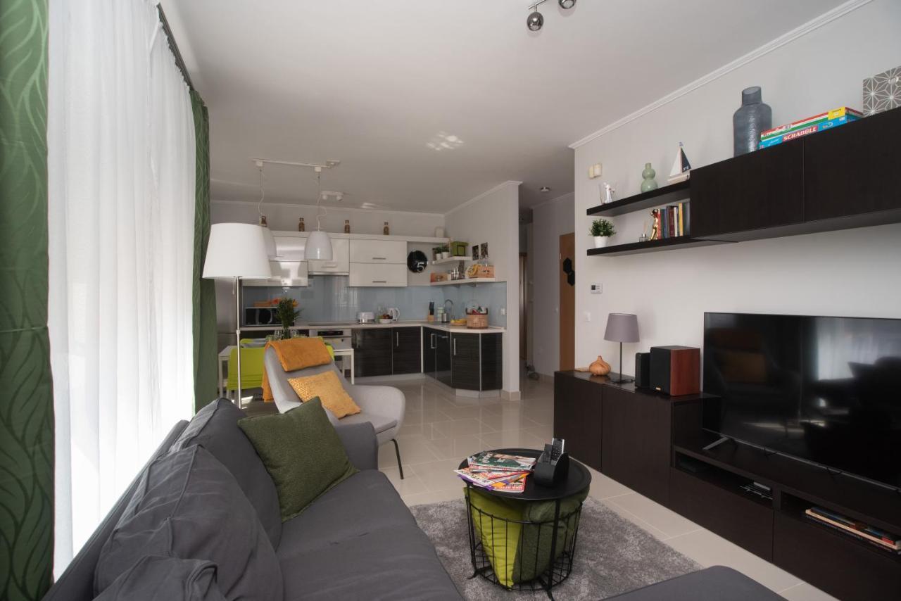 Sunny Home Near Bud With 2Br, Ac And Free Parking Вечеш Экстерьер фото