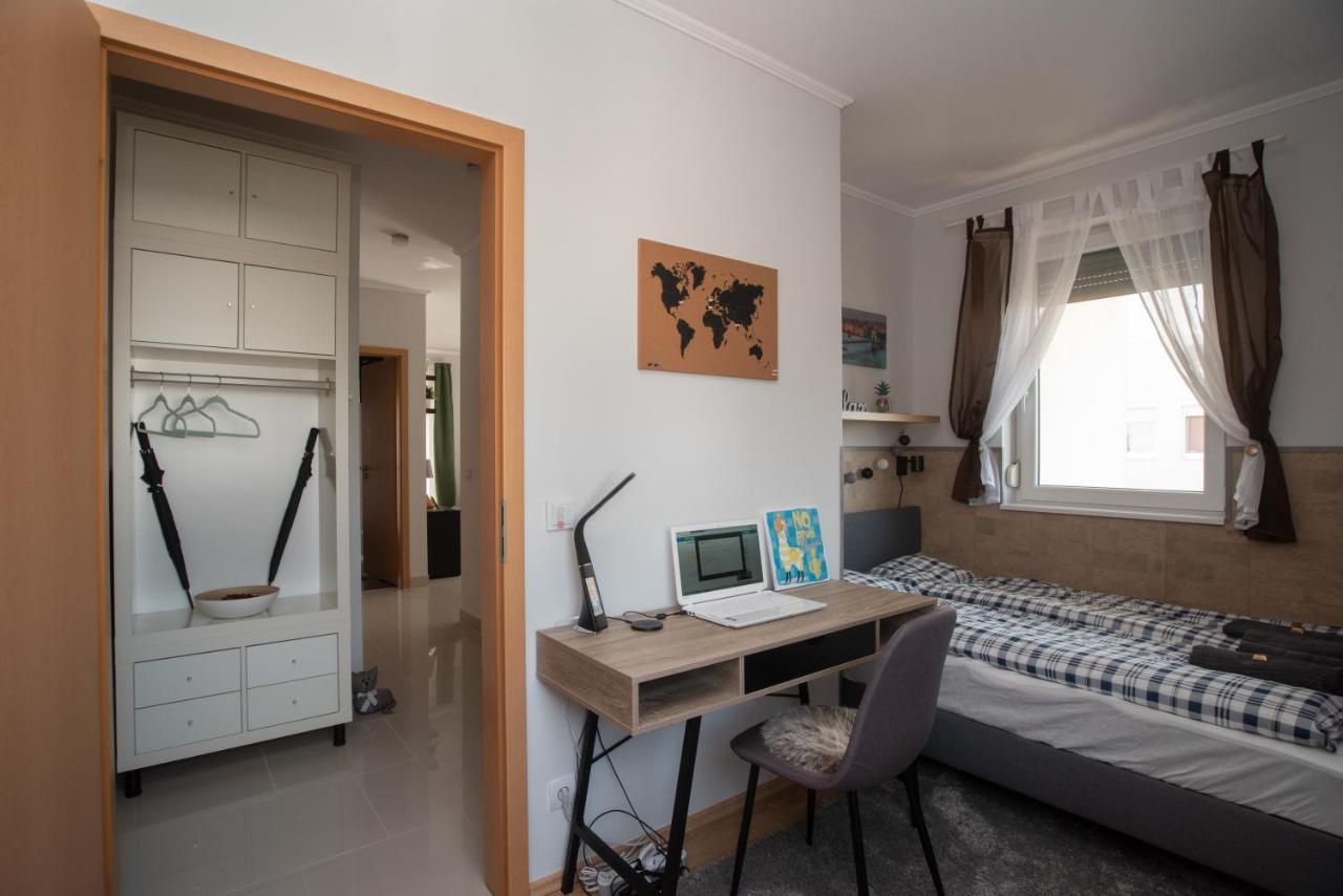 Sunny Home Near Bud With 2Br, Ac And Free Parking Вечеш Экстерьер фото