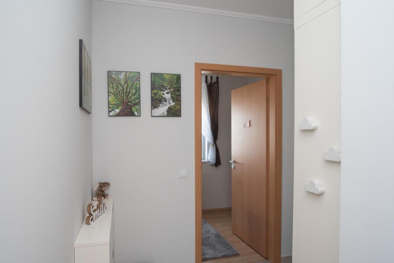 Sunny Home Near Bud With 2Br, Ac And Free Parking Вечеш Экстерьер фото